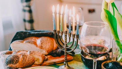 开云网页版-主场球迷气氛是否直接影响胜率表现，球迷冲入球场会受到处理