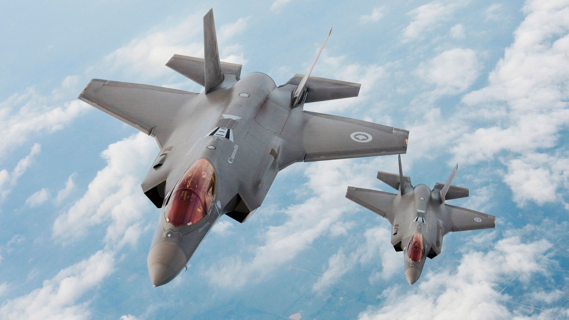 里昂围绕核心展开全队进攻节奏,里昂队友